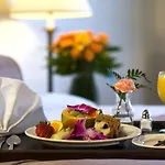 Hilton Historic Plaza Hotel 4*
