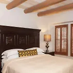 Hotel Hilton Historic Plaza 4*