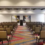 Hilton Historic Plaza Hotel 4*