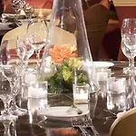 Hilton Historic Plaza Hotel