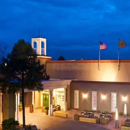 Hilton Historic Plaza Hotel