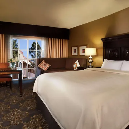 Hotel Hilton Historic Plaza 4*