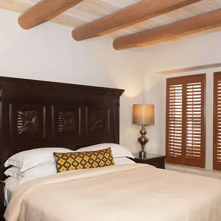 Hotel Hilton Historic Plaza 4*