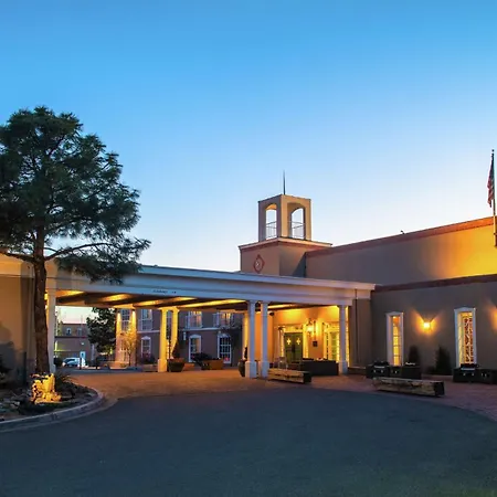 Hilton Historic Plaza Hotel