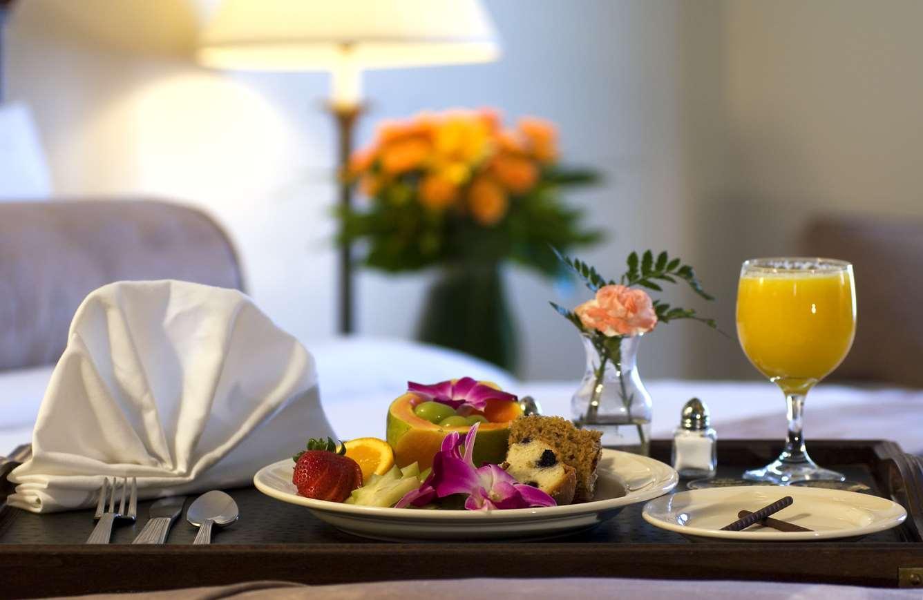 Hilton Historic Plaza Hotel 4*