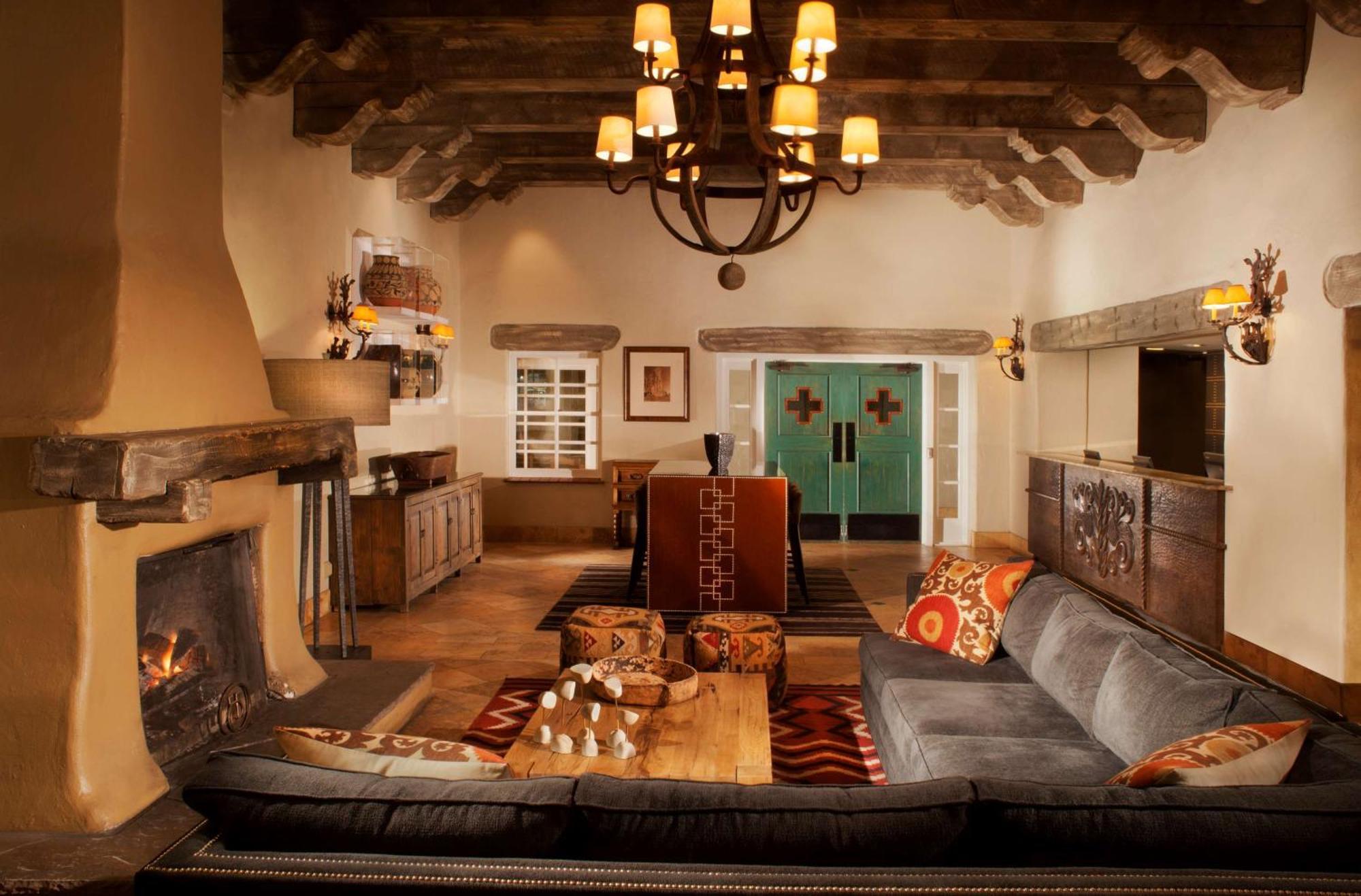 Hilton Historic Plaza 4*