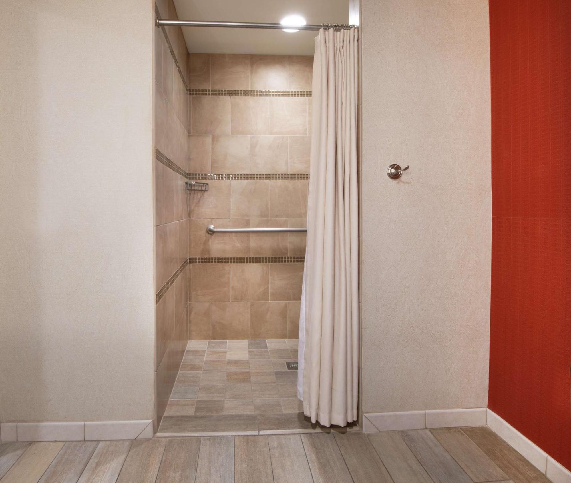 Hotel Hilton Historic Plaza 4*