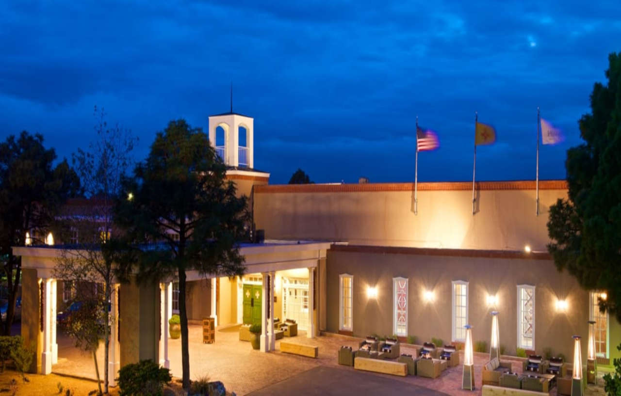 Hilton Historic Plaza Hotel